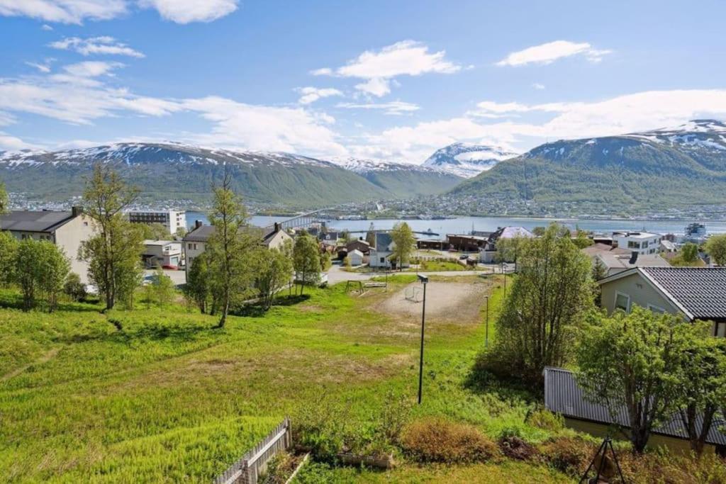 Sea & Mountain View Apartment Tromsø Extérieur photo